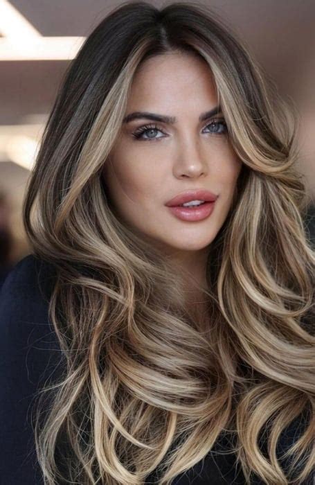 Natural Blonde Hair With Highlights