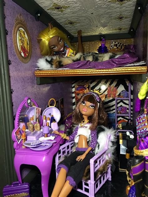 Wolf Den Monster High Doll House Tour Room Of Bed Of Clawdeen