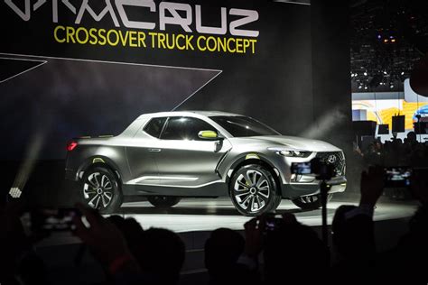 Hyundai S Santa Cruz Crossover Truck Concept Boasts Extendable Bed