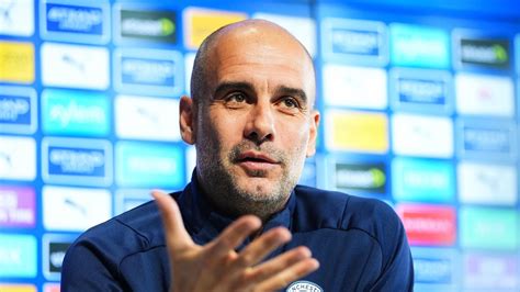 Manchester City Trainer Pep Guardiola Reagiert Auf Kritik An Transfer