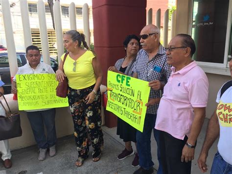 Protestan Vecinos De La Colonia Centro En Las Oficinas De La Cfe Por