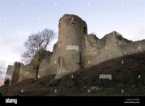 Low Level Up Shot Of The Outer West Wall Of Ludlow Castle Stock Photo