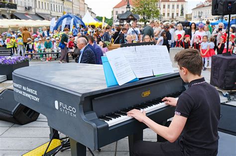 Fortepian na Rynku zostaje na stałe Miasto wydało ok 80 tys zł