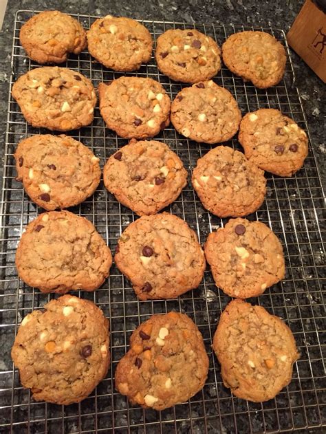 Moms Simple Oatmeal Chocolate Chip Cookies Hbharvest Recipe