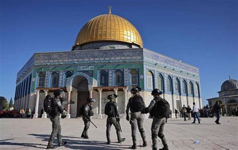 Palestine La Mosqu E D Al Aqsa Envahie Nouveau Par Des Colons