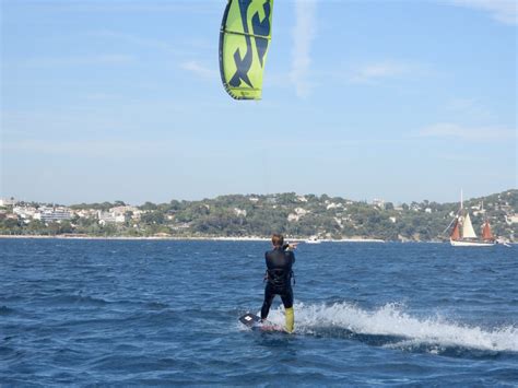 Yacht Club De Toulon L Cole De Kite Surf Du Yacht Club