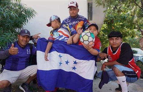 Migrantes Avanzan Por Oaxaca Con Su Mirada Puesta En El Mundial