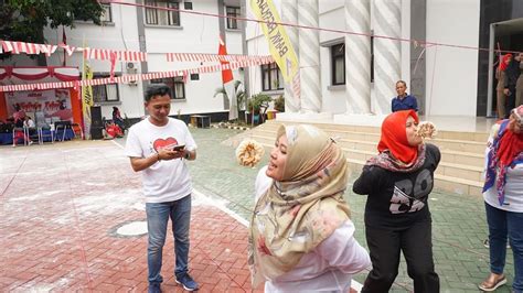 Bupati Irna Meriahkan Lomba Hut Ri Ke Bersama Pegawai Pemkab