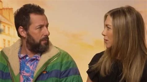 Jennifer Aniston Revela Gesto De Adam Sandler E Sua Esposa Para Ela