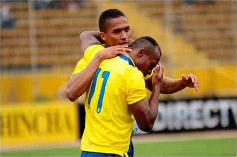 Antonio Valencia Y Su Emotiva Visita A La Tumba De Su Gran Amigo