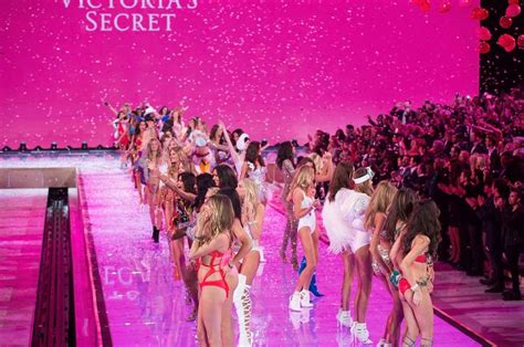 The Best Moments From The Victorias Secret Fashion Show Victoria