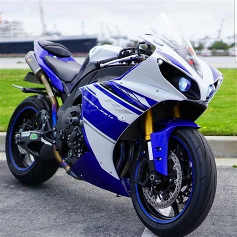 R1 Yamaha Sport Sport Bikes Yamaha Motor Cars And Motorcycles Racing Vehicles Dan