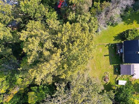 77 Lower Newton Street Saint Albans Vt 05478 Zillow