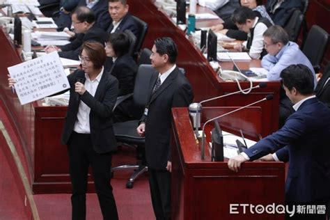 蔣萬安未簽「不落跑承諾書」 綠議員：步上朱韓侯腳步變「落跑第四代」 Ettoday政治新聞 Ettoday新聞雲