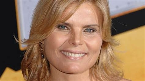 Mariel Hemingway 60 Stuns In Crop Top And Tiny Shorts For Weekend Dance Imdb