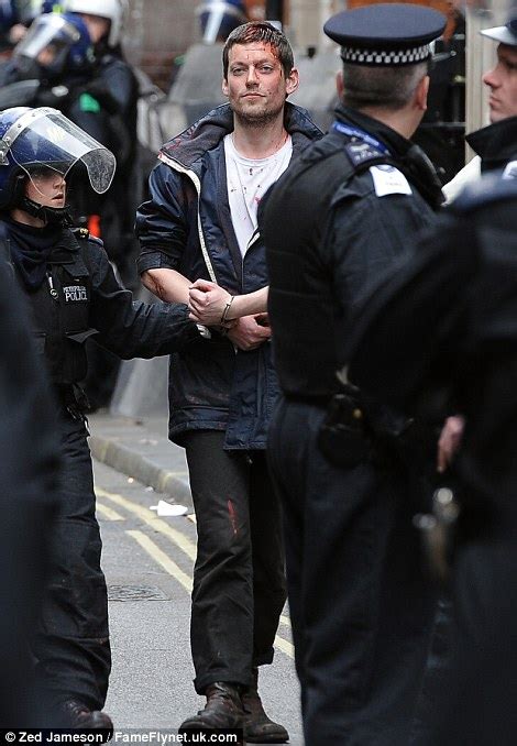 Hundreds Of Riot Police On Londons Streets As Officers Raid Squat Hq