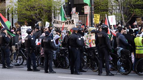 Pro Palestine Protesters Push Back Against Chicago Mayor Dnc On