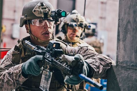 MEF Marines Conduct Raid Exercise