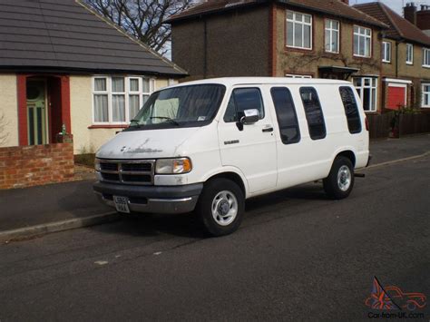 Dodge B250 Day Van