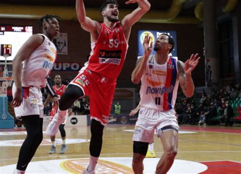 Basket A L Unieuro Rimonta E Passa A Casale In Volata