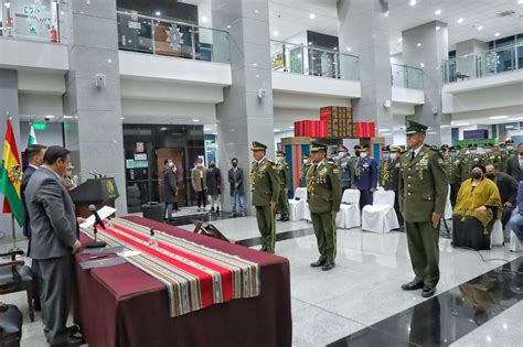 Arce Posesiona Al General Orlando Ponce Como El Nuevo Comandante De La