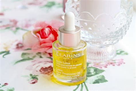 Clarins Lotus Face Treatment Oil | A Y E .. L I N E D