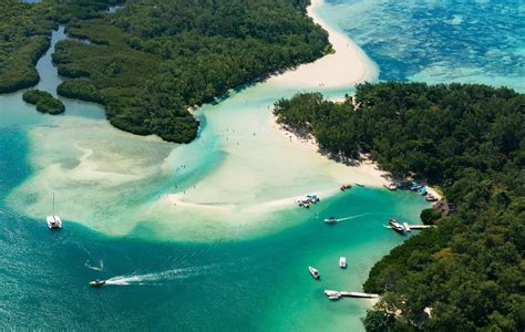 One Day Speedboat Cruise Le Aux Cerfs Island Le Aux Phares Island