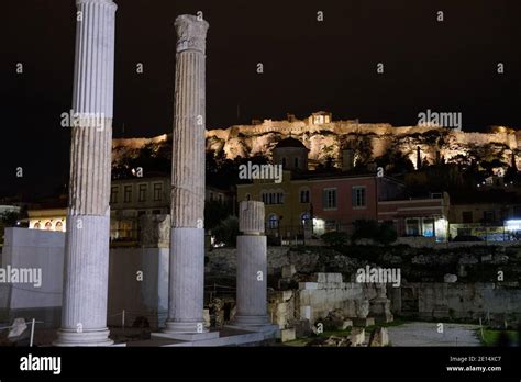 Athens - December 2019: night view of the Acropolis Stock Photo - Alamy