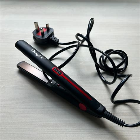 Mini Travel Hair Straightener, Beauty & Personal Care, Hair on Carousell