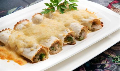 Canelones rellenos de pavo y espárragos verdes