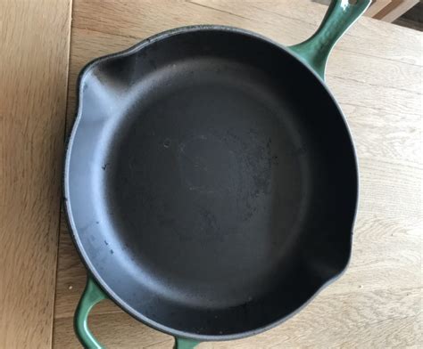 ᐅ LE CREUSET SKILLET REVIEW • Go Premium With Your Cookware