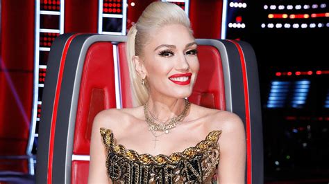 Gwen Stefani S Outfits On The Voice Photos Of The Stylish Coach