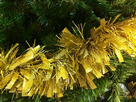 12ft 365cm Vibrant Gold Chunky Thick Thin Cut Christmas Tinsel Garland