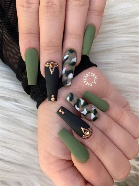 Coffin Hunter Green Nail Designs The 16 Weirdest Nail Art Designs You