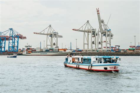 Hamburg St Ndige Xxl Bootstour Durch Den Hamburger Hafen Getyourguide