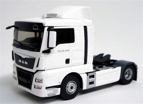 MAN TGX Euro 6 LX 2014 White