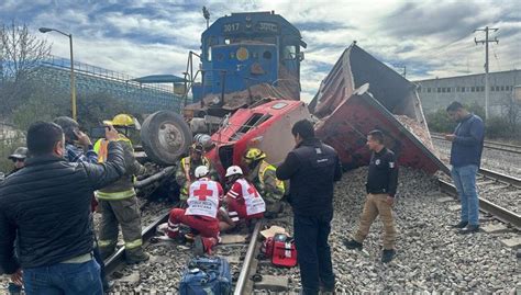 Tren En Coahuila Cami N De Carga Trata De Ganarle El Paso Y Es