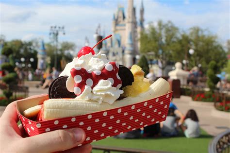 Review New Minnie Sundae And Main Street Split At The Plaza Ice Cream