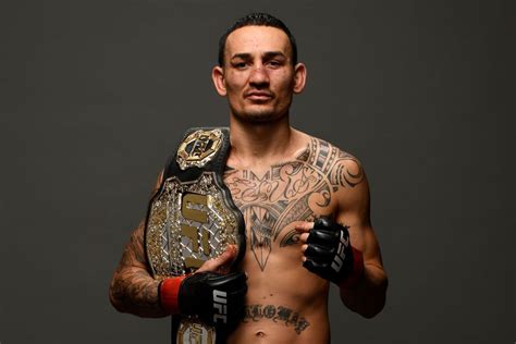 Max Holloway Poses For A Portrait Backstage During The Ufc Event