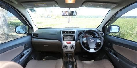 Daihatsu Xenia Interior