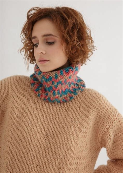 An Easy Fair Isle Cowl Knitting Pattern Through The Stitch