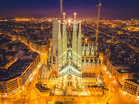 La Sagrada familia increíble video de la obra terminada Buena Vibra