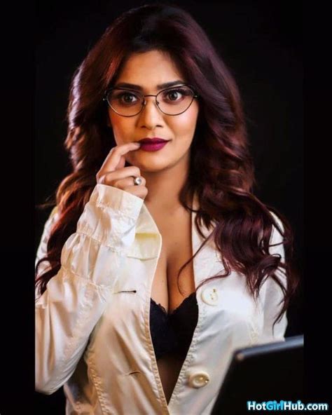 Hot Indian Desi Girls Showing Big Boobs 14 Photos