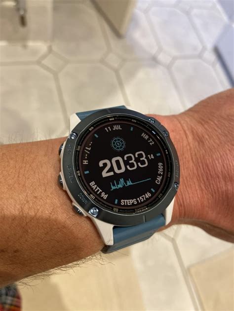 Garmin Fenix 6 Pro Solar, Mineral Blue ... with Lakeside Blue band : Garmin