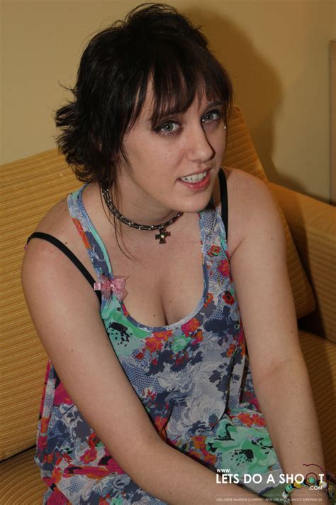 Cum Hungry Amateur Girl Practicing Her Suck XXX Dessert Picture 4