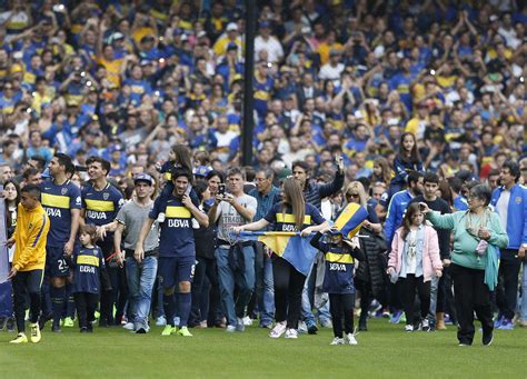 Las 100 Mejores Fotos De La Fiesta De Boca La Vuelta Olímpica Y El Color En Las Tribunas Infobae