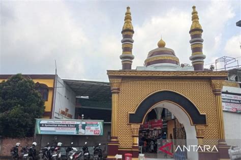 Pengunjung Padati Objek Wisata Alquran Al Akbar Di Palembang ANTARA News