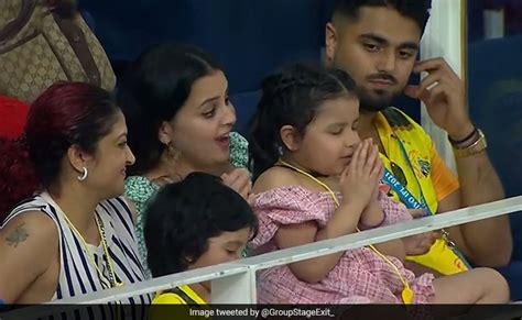 IPL 2021 MS Dhonis Daughter Ziva Was Seen Praying For The Victory Of