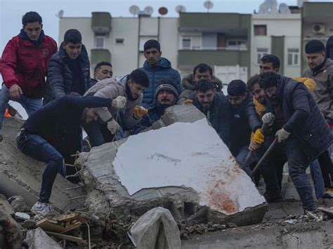 7 700 Dead In Syria And Turkey As Race For Earthquake Survivors Goes On