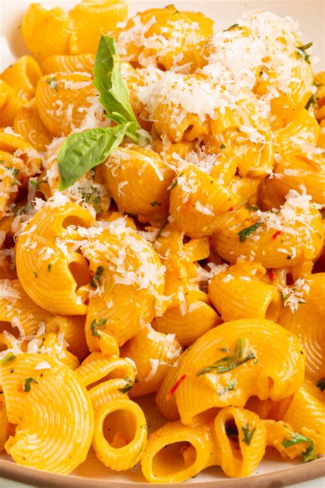 30 Minute Creamy Harissa Pasta Salimas Kitchen